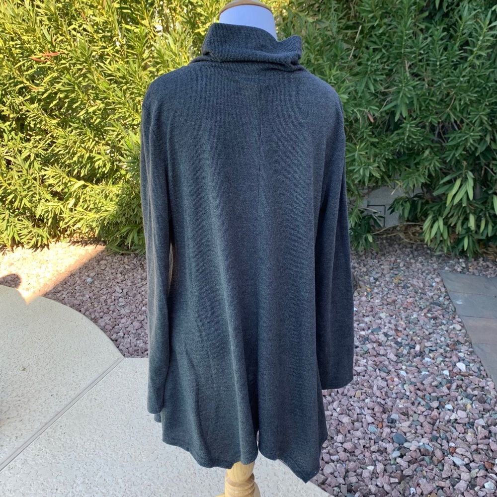 Gray Sweater - Picture 5 of 8